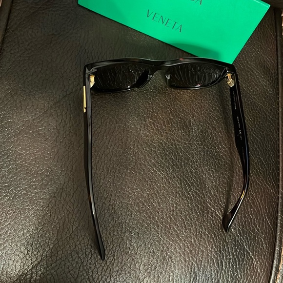 Bottega Veneta women’s logo monogram sunglasses NEW BV1145S 002 - Picture 10 of 14